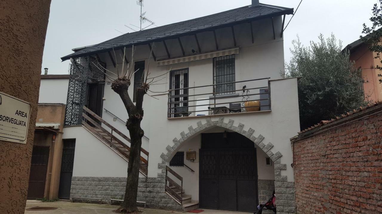 Typical Mountain Mansarda Close To Fiera Rho Milano Mind بيرو المظهر الخارجي الصورة